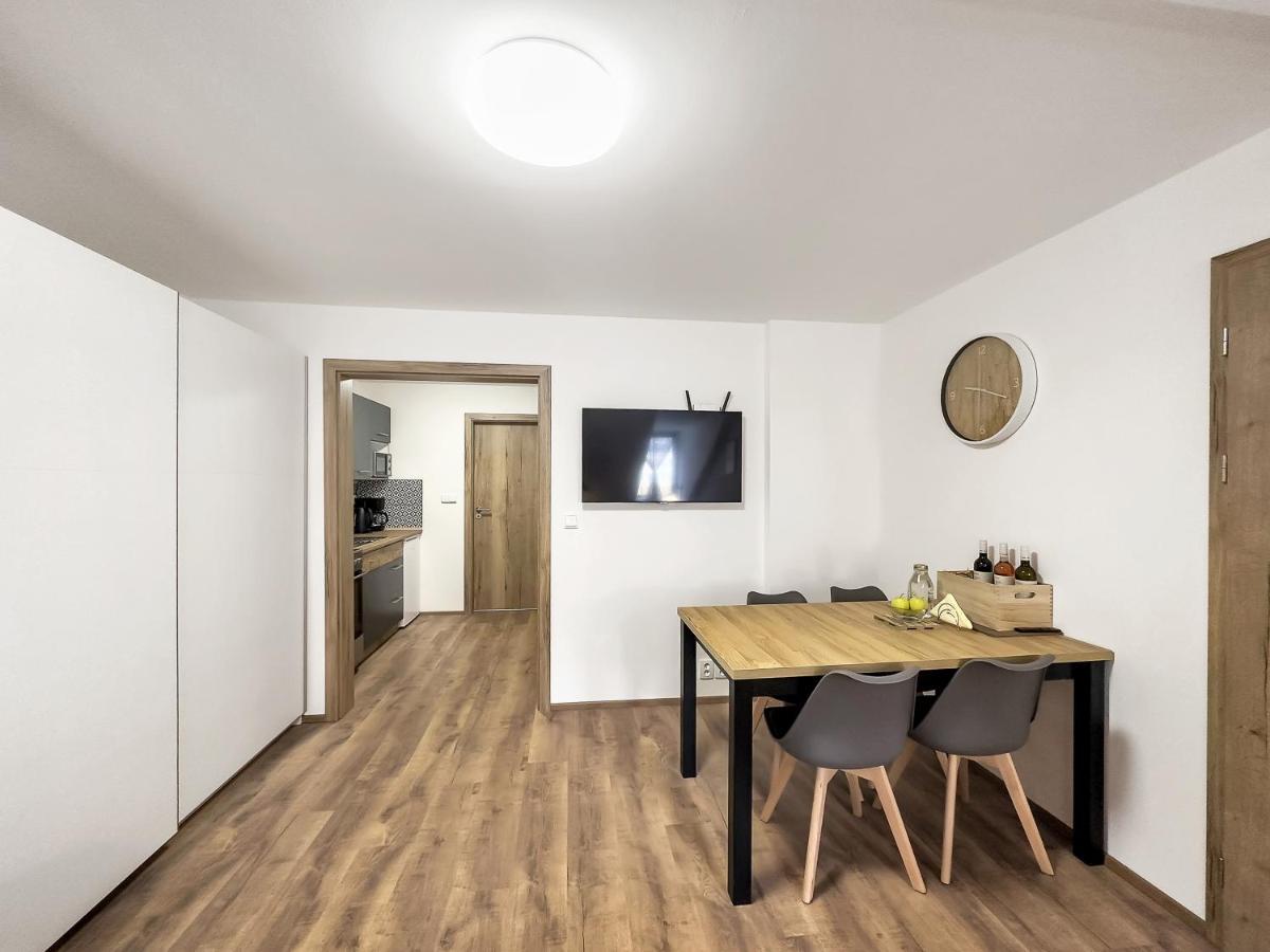 Apartment Katrin 1 *